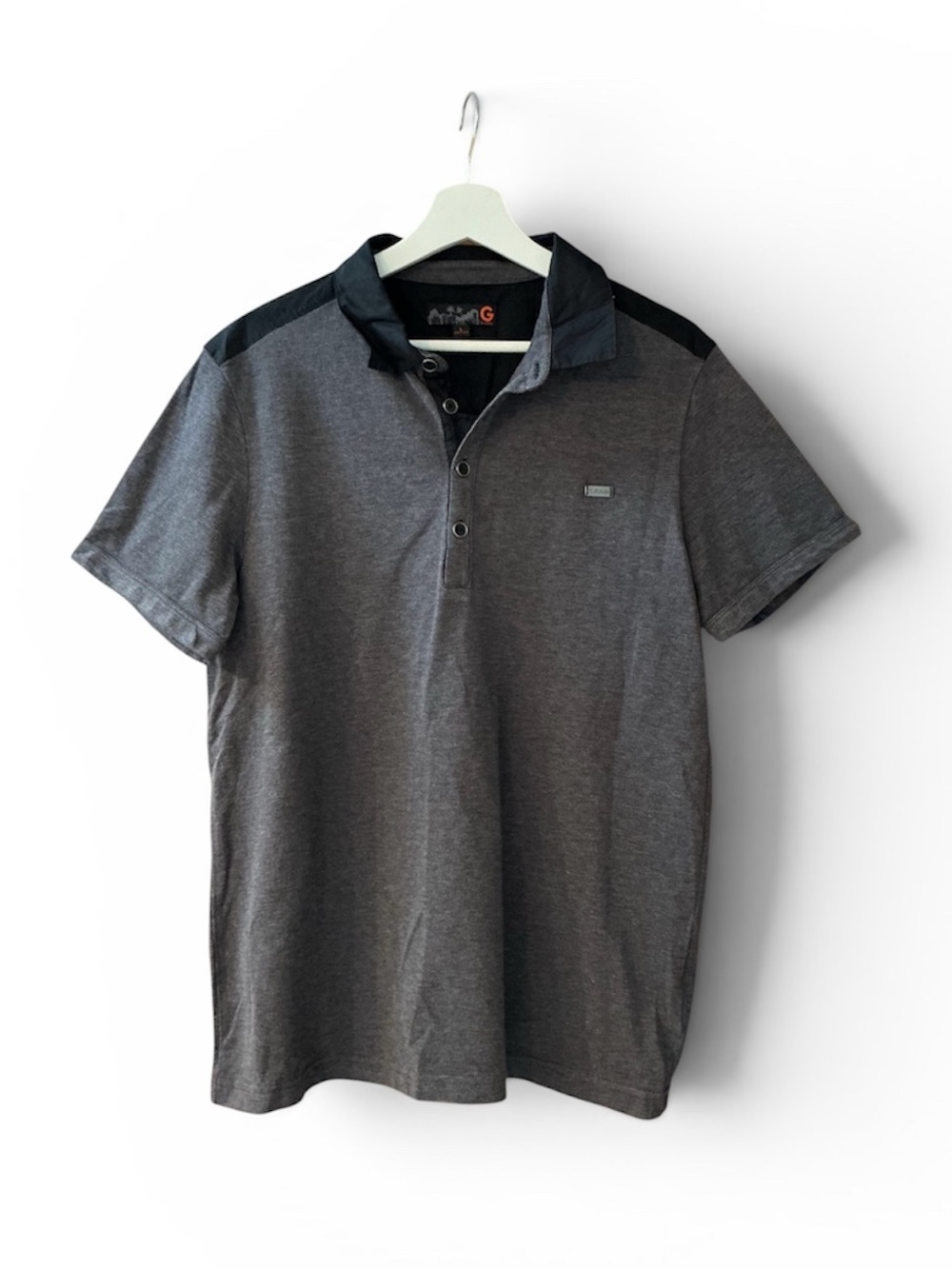 Guess Men’s Short-Sleeve Polo in Charcoal with Black Accents
